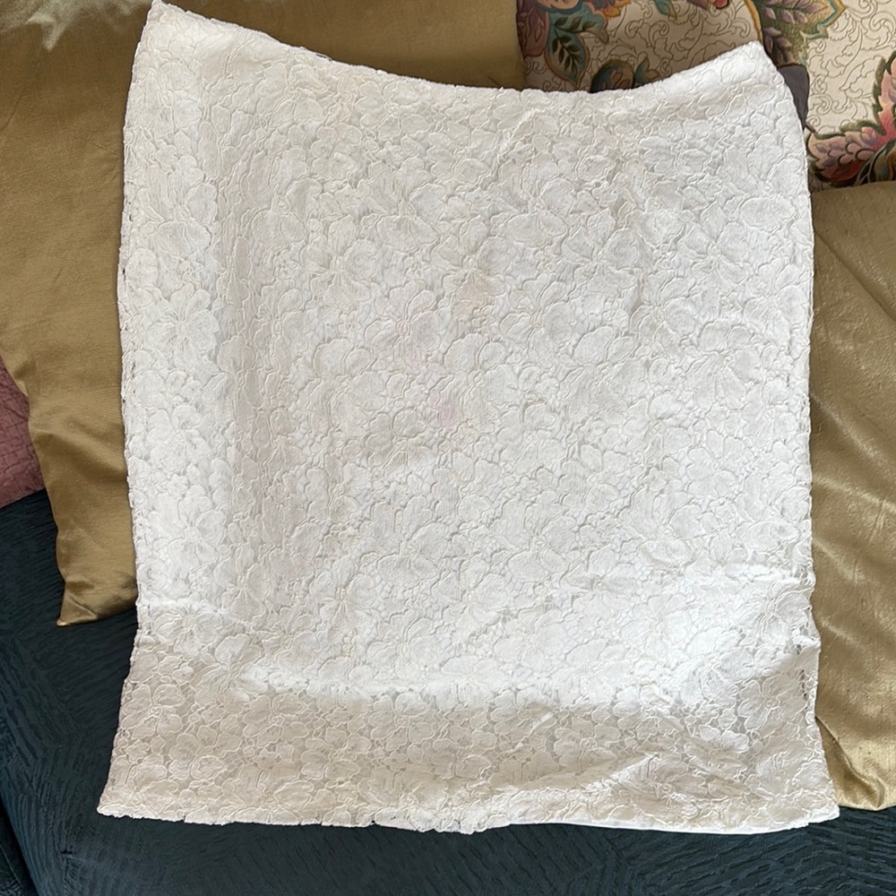 ADIVA: Elegant White Lace Skirt